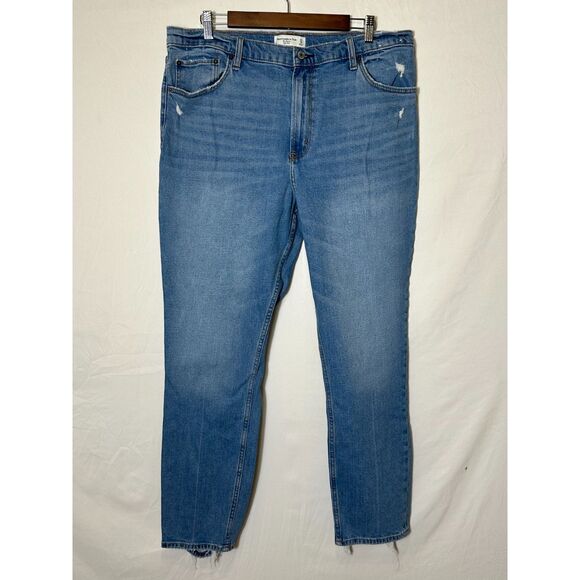 Abercrombie & Fitch Women's The Skinny High Rise Distressed Mom Jeans Size 33/16 - Picture 1 of 3